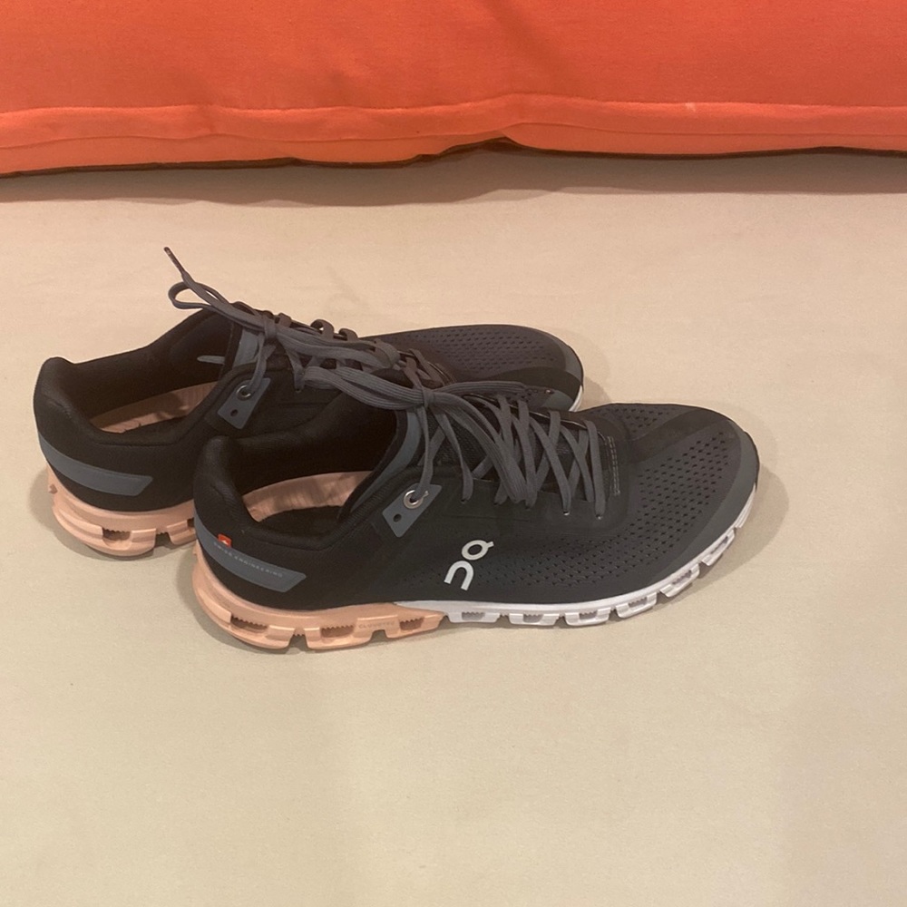 Walk on Cloud Women US 10 sneakers